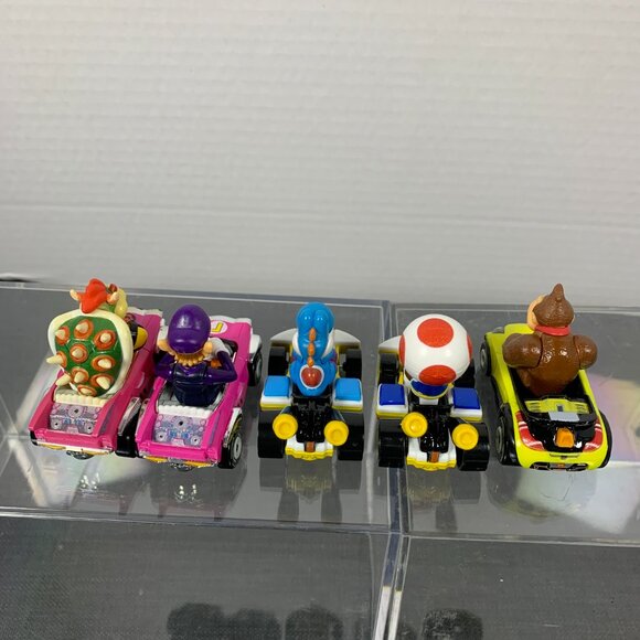 Lot of five Hot Wheels Mario Kart 1:64th Die-Cast Racer Vehicles - Picture 7 of 11